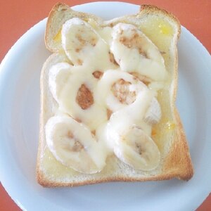 マーマレードとバナナのチーズトースト